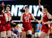 开元官网-中国女排关键时刻救险，F1车队力保胜局拿下系列赛
