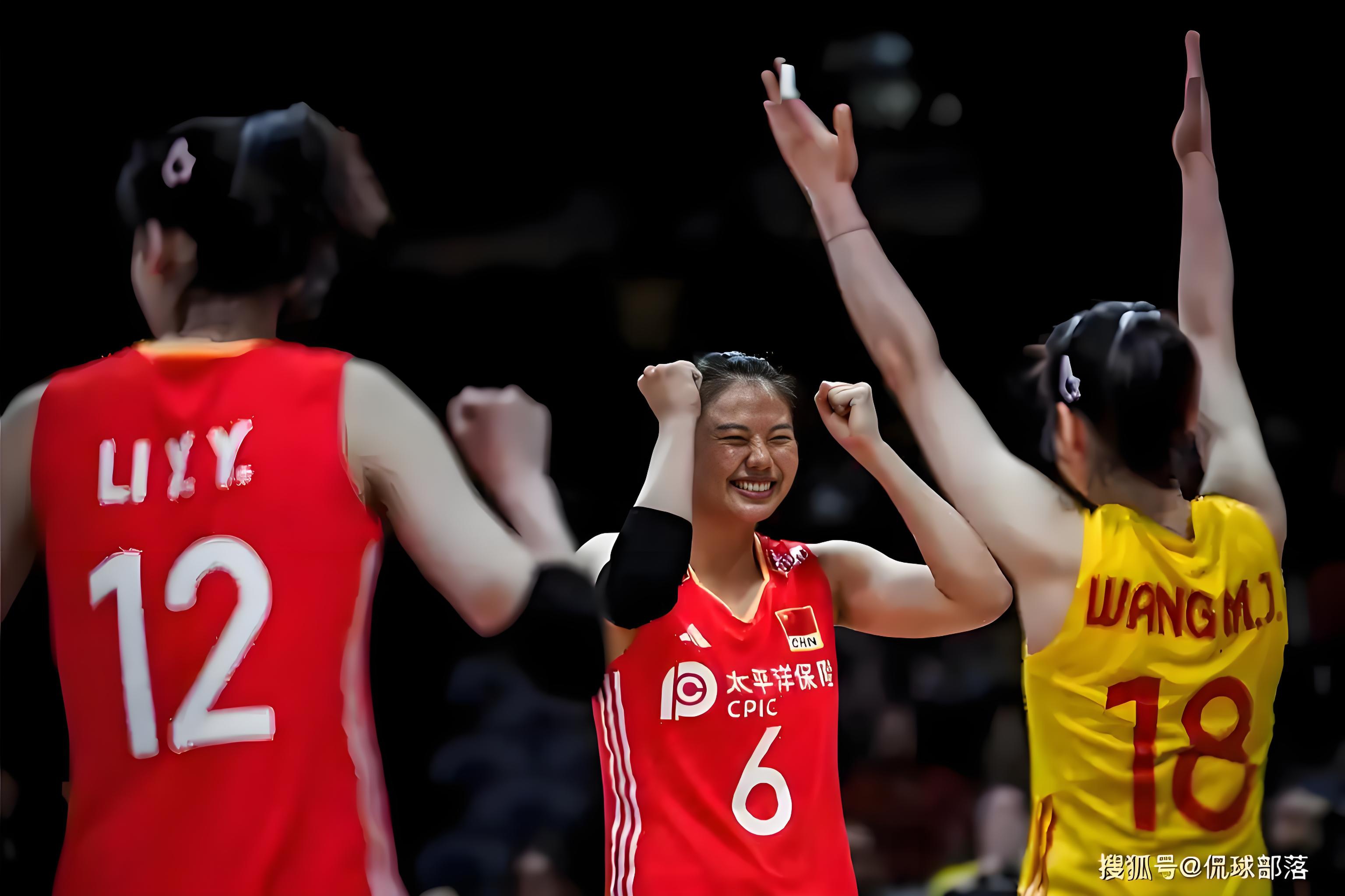中国女排关键时刻救险，F1车队力保胜局拿下系列赛